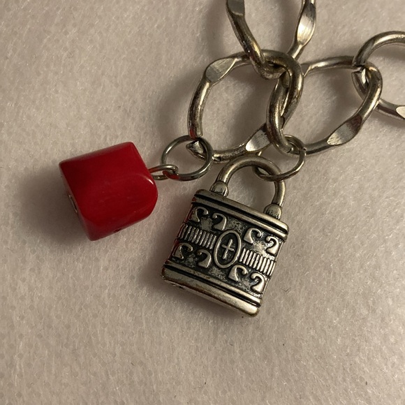 NWOT - Silverstone Large Open Link Heart & Turquoise Fashion Charm Bracelet - Picture 6 of 6